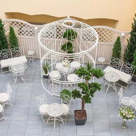 Hastal Old Town Отель 4*