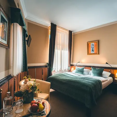 Hastal Old Town Hotel 4*