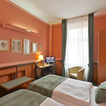 Hotel Hastal Old Town 4*