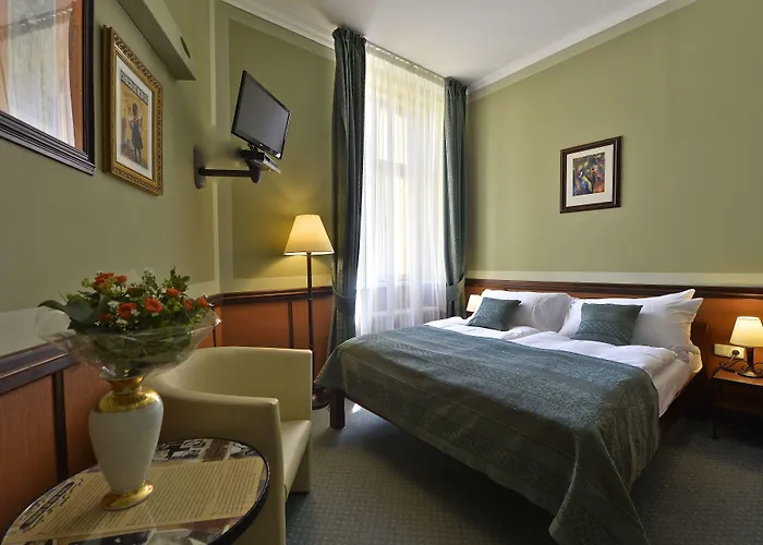 Hastal Old Town 4*