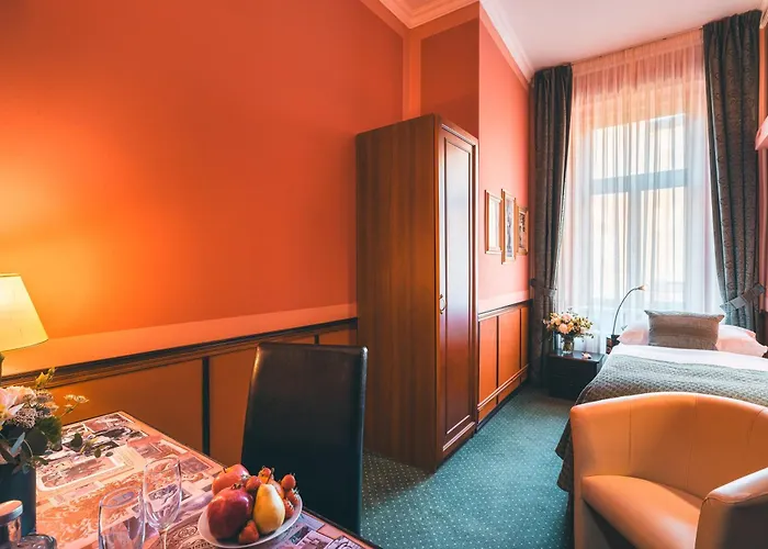 Hastal Old Town 4*